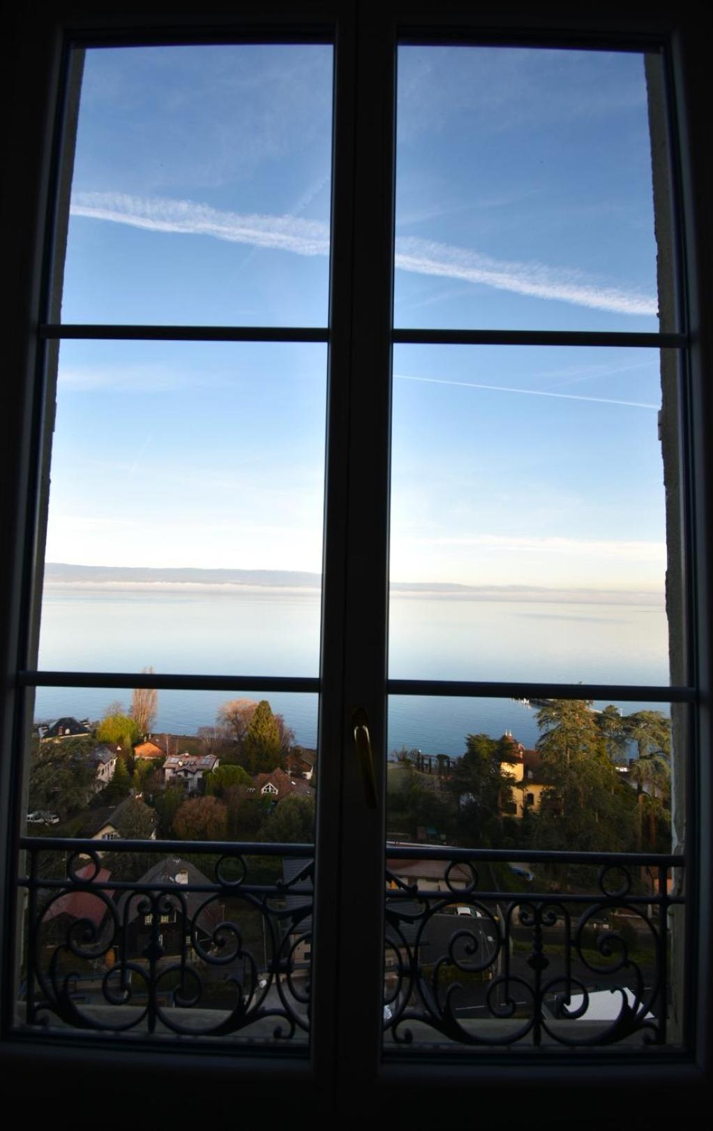 Appartement Avec Vue 180 Sur Le Lac Leman 托农莱班 外观 照片