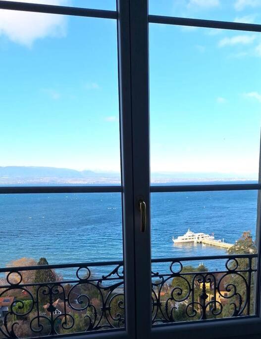 Appartement Avec Vue 180 Sur Le Lac Leman 托农莱班 外观 照片